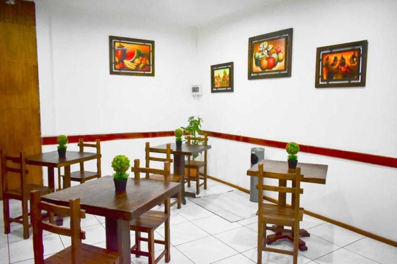 אריקה Hotel Plaza Colon מראה חיצוני תמונה