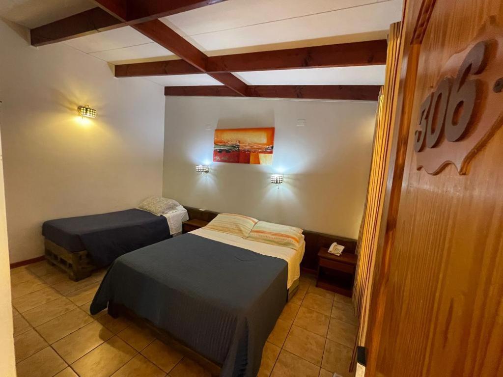 אריקה Hotel Plaza Colon מראה חיצוני תמונה